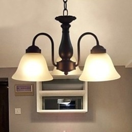Tradycyjna klasyczna metalowa lampa wisząca