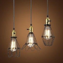 Tradycyjna klasyczna lampa wisząca w stylu vintage retro country