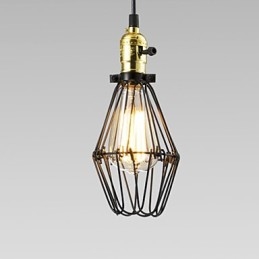 Tradycyjna klasyczna lampa wisząca w stylu vintage retro country