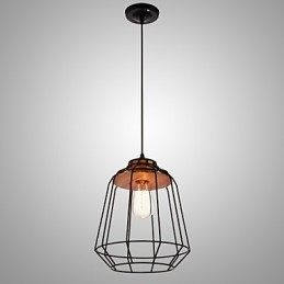 Żelazna lampa wisząca z drewnianym środkiem w klatce żelaznej