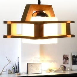 Lampa z litego drewna