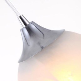 Nowoczesna lampa wisząca z baldachimem w kształcie kubka do wina i trzema światłami