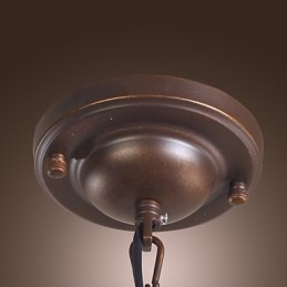 Tradycyjna klasyczna latarnia w stylu vintage, miniaturowa, galwanizowana, wisząca lampa jadalna
