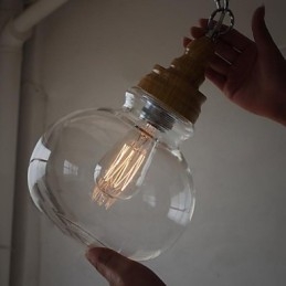 Drewniana okrągła lampa wisząca w kształcie kryształowej kuli (średnica 19 cm)