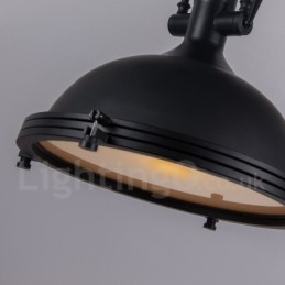 Czarna lampa wisząca z metalu w stylu vintage