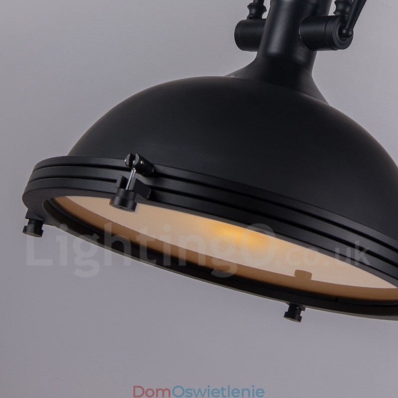 Czarna lampa wisząca z metalu w stylu vintage