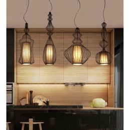 Wisząca lampa w kształcie wazonu z metalu w stylu rustykalnym