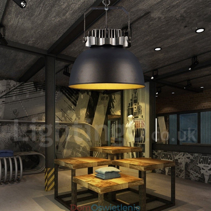Czarna lampa wisząca z metalu w stylu vintage