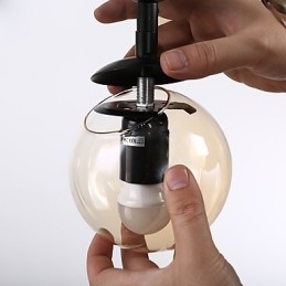 Czteropunktowa lampa wisząca w stylu europejskim w stylu postmodernistycznym, metalowa, szklana, przedpokój, lampa wisząca w stylu industrialnym