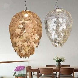 Tradycyjna klasyczna latarnia galwanizowana do miniaturowego metalowego żyrandola