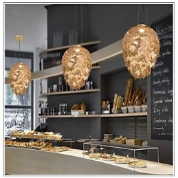 Tradycyjna klasyczna latarnia galwanizowana do miniaturowego metalowego żyrandola