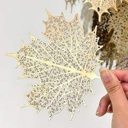 Tradycyjna klasyczna latarnia galwanizowana do miniaturowego metalowego żyrandola