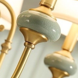 Tradycyjny klasyczny wiejski mosiężny element do miniaturowego metalowego żyrandola na 3 żarówki