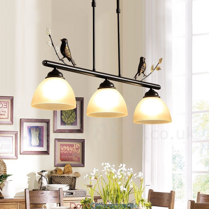 3-punktowa lampa wisząca ze stali w stylu retro rustykalnym z kloszem szklanym