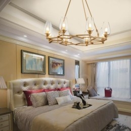 Nowoczesna, współczesna lampa wisząca ze stali z 8 światłami i szklanym kloszem