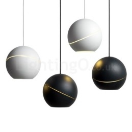 Nowoczesna lampa wisząca przy łóżku w kształcie kuli