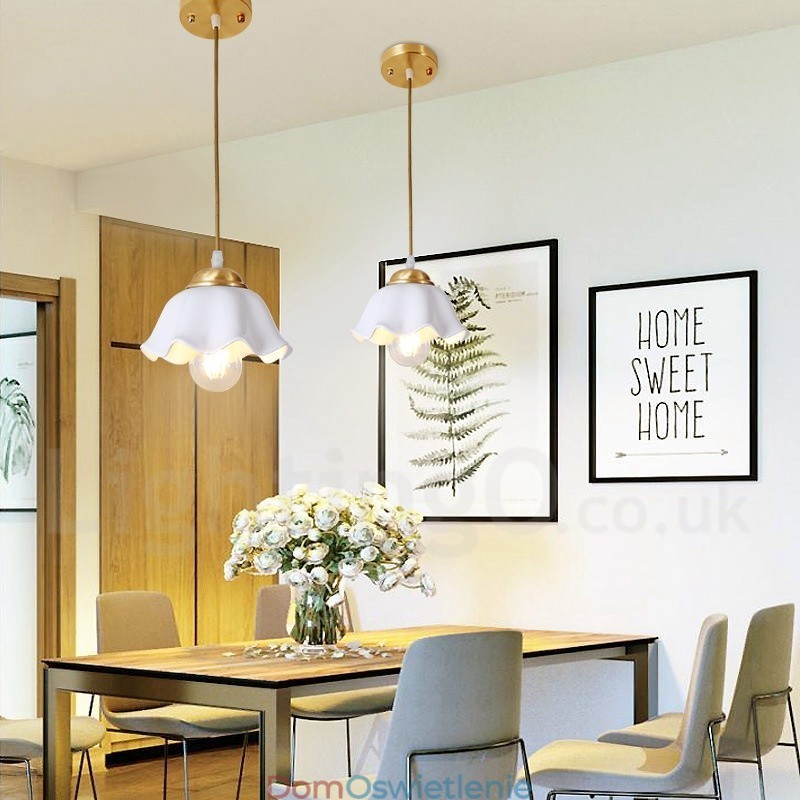 Wisząca lampa rustykalna Lodge w stylu nordyckim z czystego mosiądzu z kloszem ceramicznym