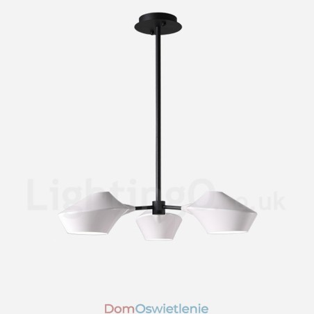 Liniowy żyrandol retro 3 światła z akrylowymi kloszami na zewnątrz garażu Liniowy żyrandol retro 3 światła z akrylowymi kloszami na zewnątrz garażu