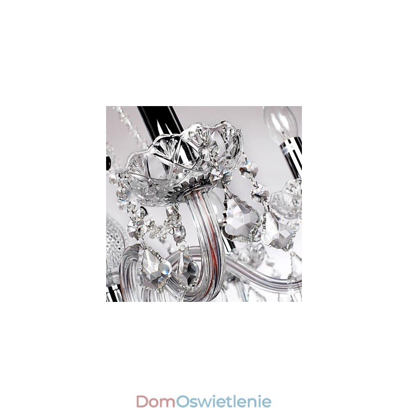 Świeca wyróżniona luksusowym żyrandolem z 6 światłami