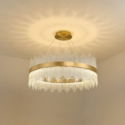 Postmodernistyczna luksusowa okrągła kryształowa lampa wisząca w hali wystawowej