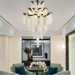 Nowoczesna elegancka lampa wisząca z frędzlami