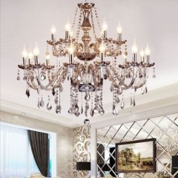 Duży europejski kryształowy żyrandol, elegancka lampa wisząca