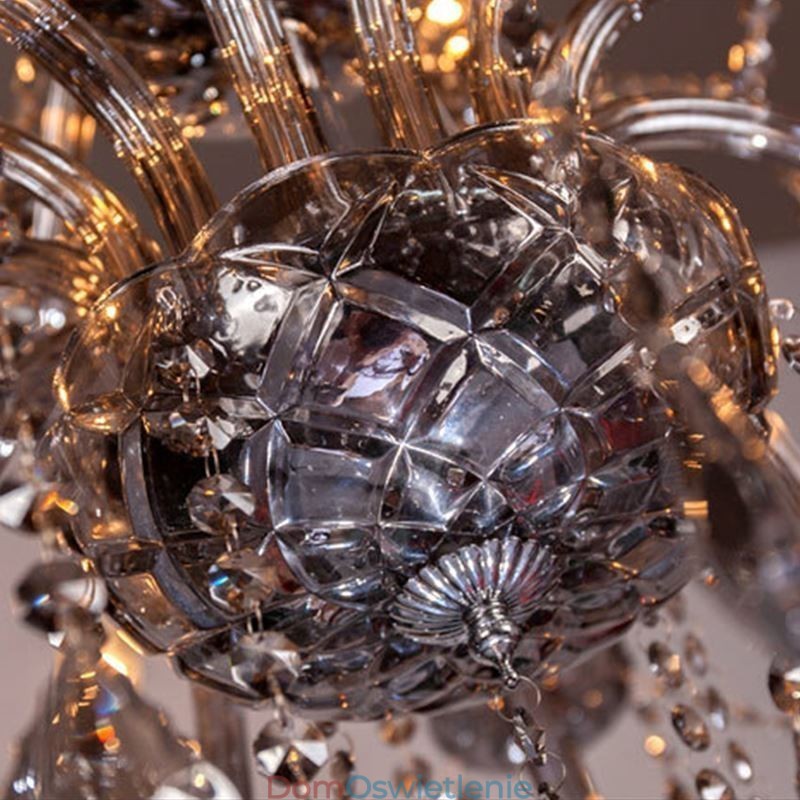 Duży europejski kryształowy żyrandol, elegancka lampa wisząca