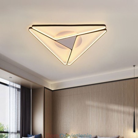 Minimalistyczna lampa sufitowa w kształcie trójkąta, montowana na płasko Minimalistyczna lampa sufitowa w kształcie trójkąta, montowana na płasko