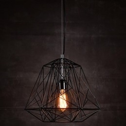 Lampa wisząca w czarnym abażurze