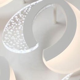 Nowoczesna prosta lampa sufitowa w kształcie serca z akrylu montowana na płasko