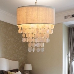 Współczesna lampa wisząca z muszlami meduzy z kloszem cylindrycznym