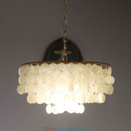 Europejska lampa wisząca w kształcie muszli morskiej Europejska lampa wisząca w kształcie muszli morskiej