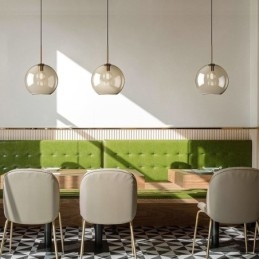 Szklana lampa wisząca Minimalistyczna dekoracyjna lampa szklana w kolorze koniaku