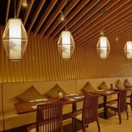 Klasyczna ręcznie robiona lampa wisząca z bambusa