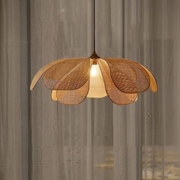 Wisząca lampa wisząca z płatkami rattanu Wabi Sabi Style, ręcznie tkana lampa sufitowa z rattanu