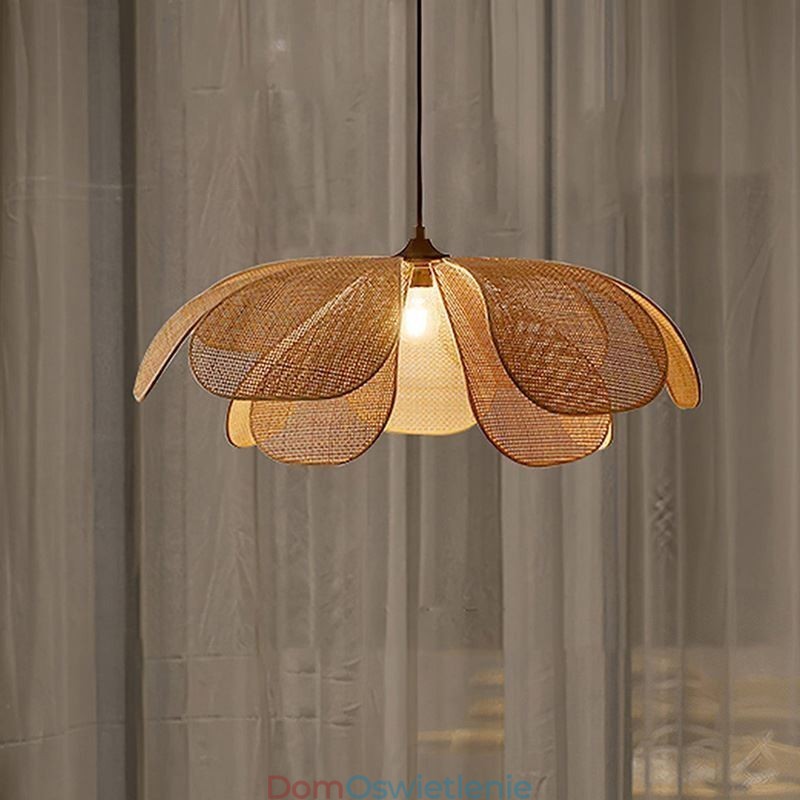 Wisząca lampa wisząca z płatkami rattanu Wabi Sabi Style, ręcznie tkana lampa sufitowa z rattanu