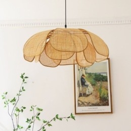 Wisząca lampa wisząca z płatkami rattanu Wabi Sabi Style, ręcznie tkana lampa sufitowa z rattanu