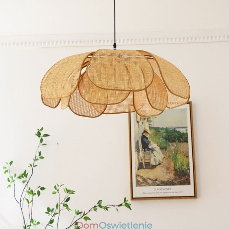 Wisząca lampa wisząca z płatkami rattanu Wabi Sabi Style, ręcznie tkana lampa sufitowa z rattanu