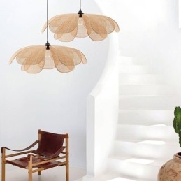 Wisząca lampa wisząca z płatkami rattanu Wabi Sabi Style, ręcznie tkana lampa sufitowa z rattanu