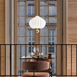 Nowoczesna biała szklana lampa wisząca w kształcie kuli, minimalistyczna lampa sufitowa