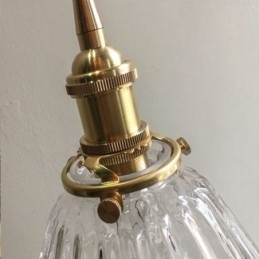 Przezroczysta lampa wisząca z żebrowanego szkła diamentowego