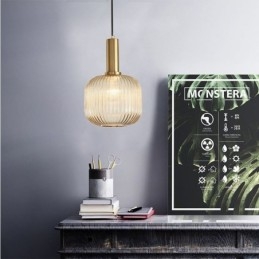 Wisząca lampa ze szkła żebrowanego z uchwytem mosiężnym