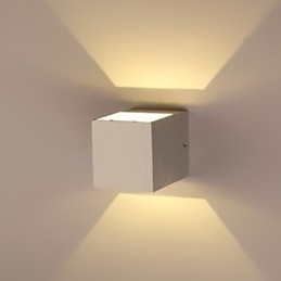 Nowoczesna lampa ścienna w różnych kolorach