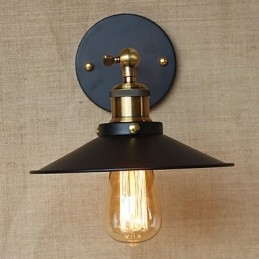 Willa w stylu retro minimalistycznym industrialnym przed kościołem, parasol, czarna sukienka, ściana zdobiona