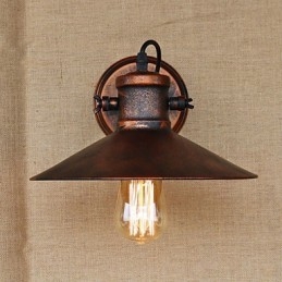 Loft industrialny magazyn kreatywny salon balkon wiatr rdzawy nostalgiczny retro pasterski schody kinkiet