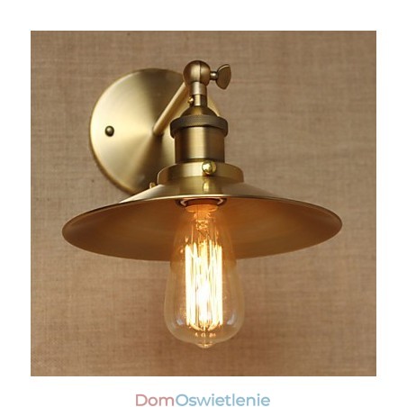 Minimalistyczna willa w stylu industrialnym, retro, miedziane, dekoracyjne parasole przed ścianą nawy kościelnej Minimalistyczna willa w stylu industrialnym, retro, miedziane, dekoracyjne parasole przed ścianą nawy kościelnej