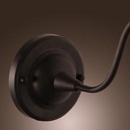 Artystyczna lampa ścienna z kloszem i uchwytem metalowym w stylu retro