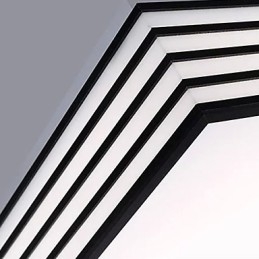 Zakontraktowana i współczesna czarna i kwadratowa kopuła świetlna