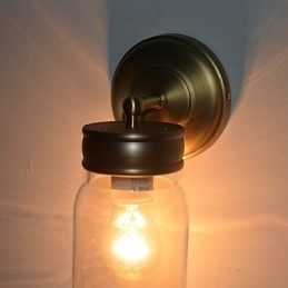 Rustykalna lampa ścienna w kształcie butelki
