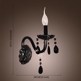 Czarna kryształowa lampa ścienna z żarówką świecową